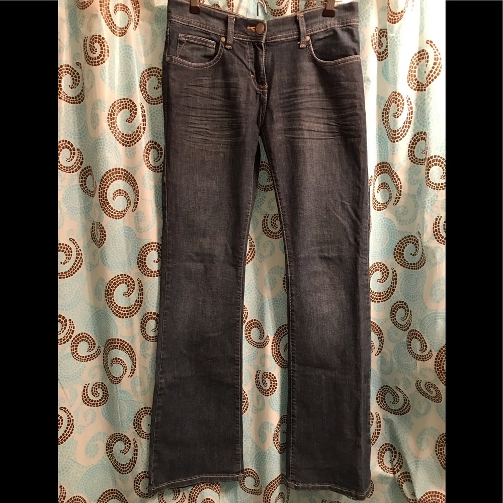 INC INTERNATIONAL CONCEPTS Blue boot cut jeans.